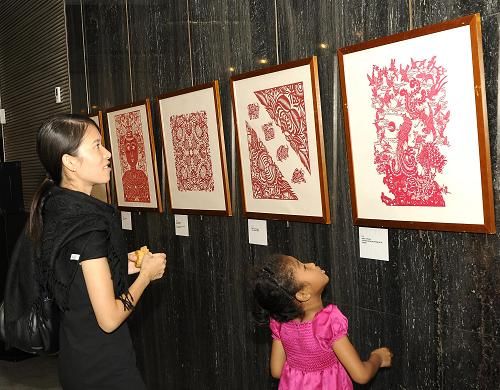 В ЮАР открылась выставка вырезок из бумаги провинции Шэньси 