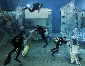 Качественные фотографии тренировки российских астронавтов