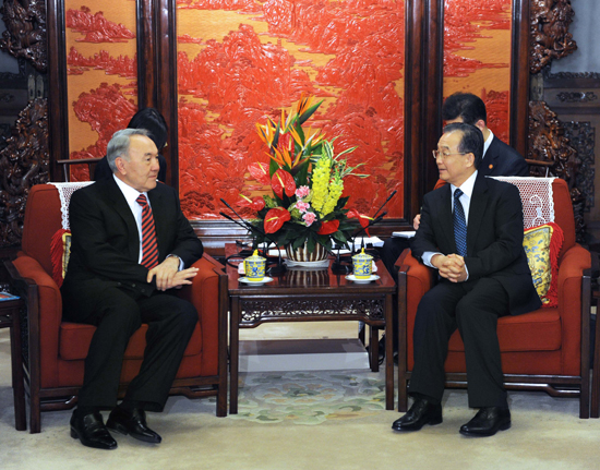 Премьер Госсовета КНР Вэнь Цзябао встретился с президентом Казахстана