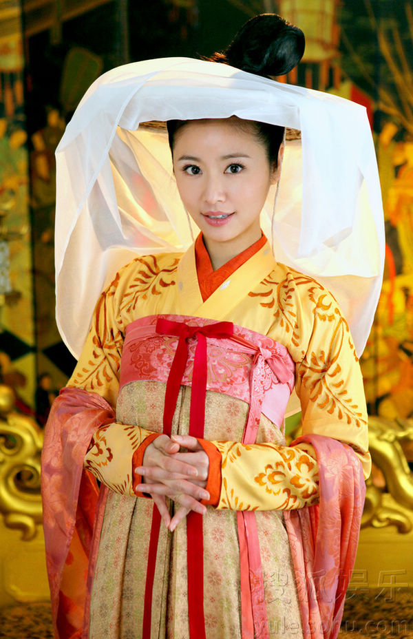Тайваньская звезда Линь Синьжу в древнекитайских нарядах