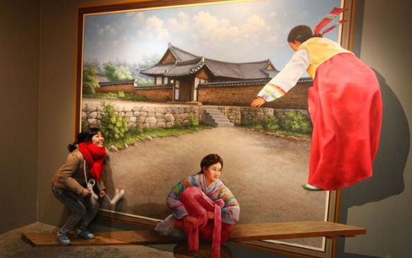 Изумительные трехмерные картины на выставке в Южной Корее