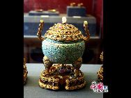 Музей Гугун был основан 10 октября 1925 года. Это крупнейший в КНР музей древней культуры и искусства. В основном он состоит из дворцов династии Цин.  