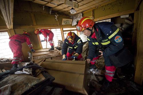 Китайская международная спасательная бригада продолжает поисково-спасательную операцию в Японии