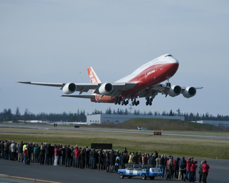 Пассажирский самолёт Boeing 747-8 Intercontinental совершил первый полёт 