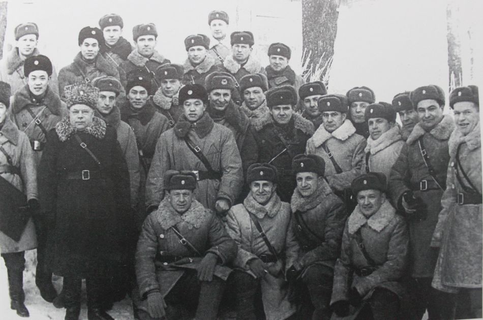 Китайские студенты, которые учились в советских военных академиях, были и в тренировочном лагере.