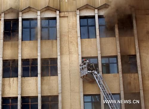 1 человек погиб в результате пожара в одном из торговых центров Синина на северо- западе Китая