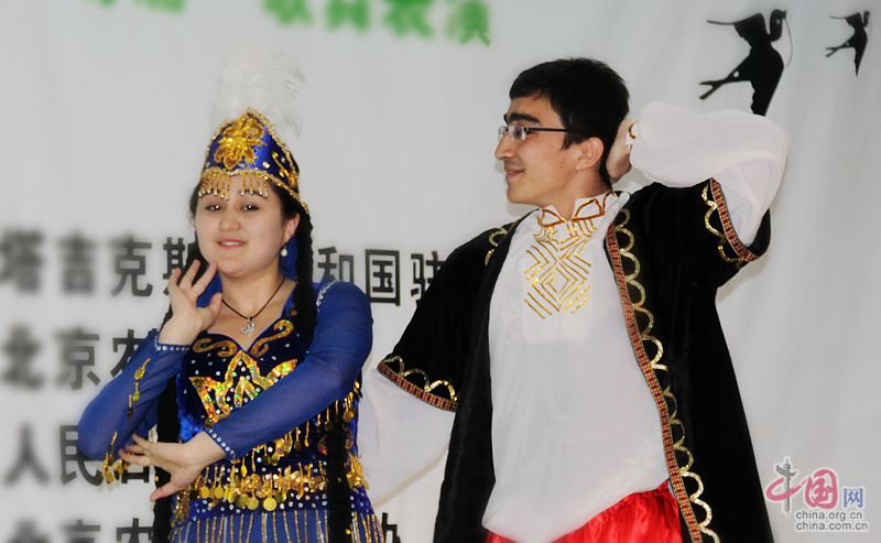В Пекине состоялся фестиваль «Абрикосовые чтения» 