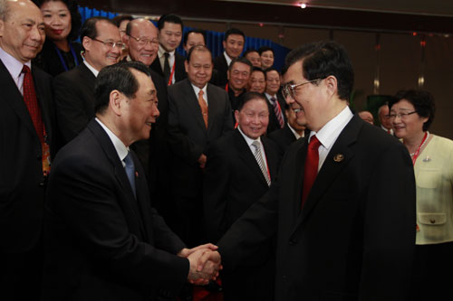 Председатель КНР Ху Цзиньтао имел встречи с китайскими и иностранными участниками Боаоского азиатского форума-20112