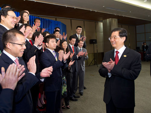 Председатель КНР Ху Цзиньтао имел встречи с китайскими и иностранными участниками Боаоского азиатского форума-20114