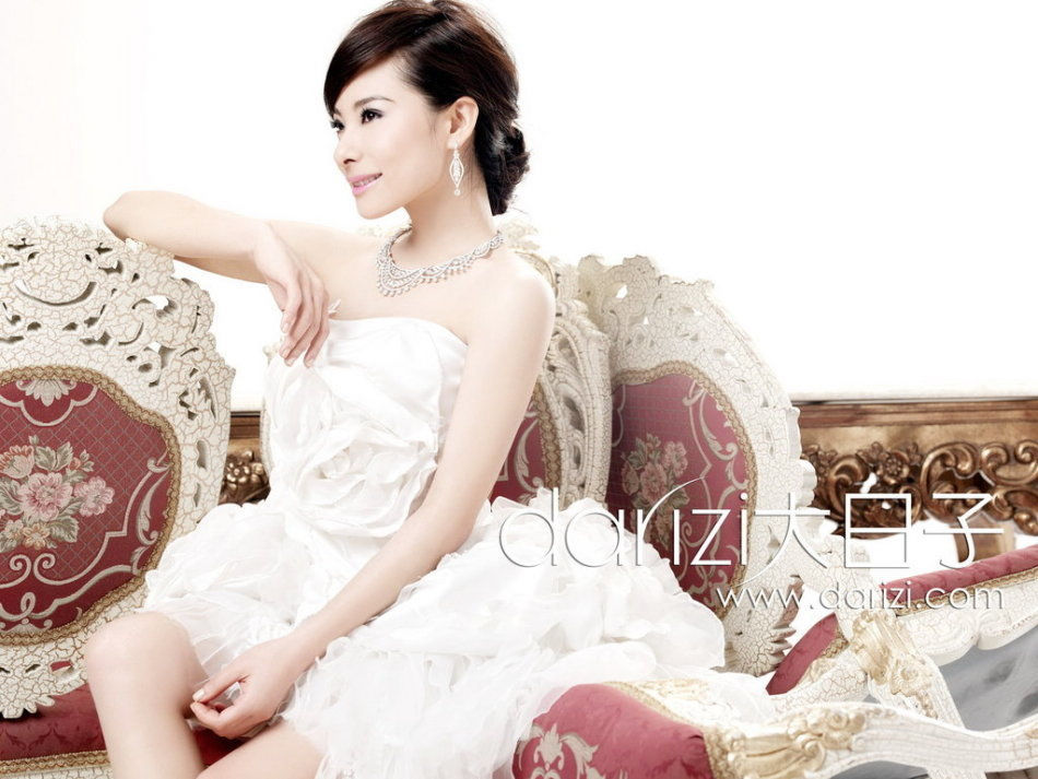Спортивная звезда Лю Сюань в свадебных снимках