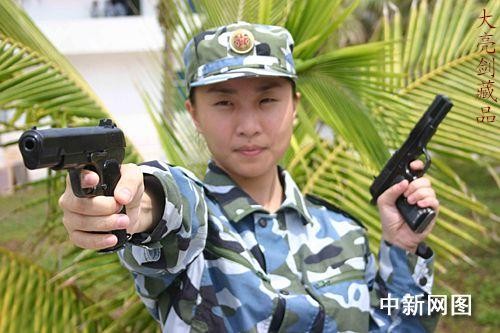 Красивые женщины-военнослужащие КНР 5