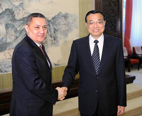 Ли Кэцян встретился с первым вице-премьером Узбекистана