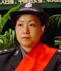 Ху Цзиньтао и Вэнь Цзябао призвали сотрудников милиции учиться у погибшей на боевом посту женщины-милиционера Жэнь Чанся 