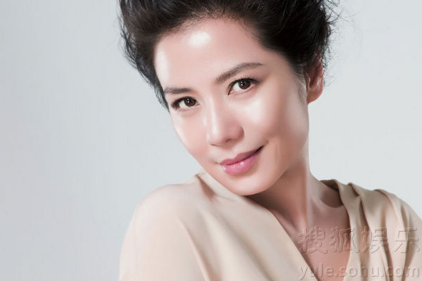50-летняя Чжун Чухун в новой рекламе