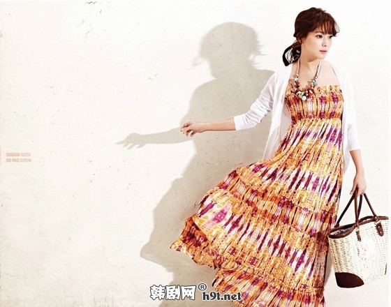 Южнокорейская звезда Ким Хи Сон на съемке летней коллекции 2011