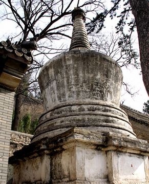 Живописный монастырь «Таньчжэсы»