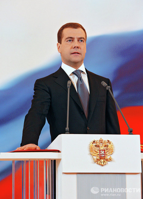 На фото: 7 мая 2008. Дмитрий Медведев во время присяги на торжественной церемонии вступления в должность президента России.