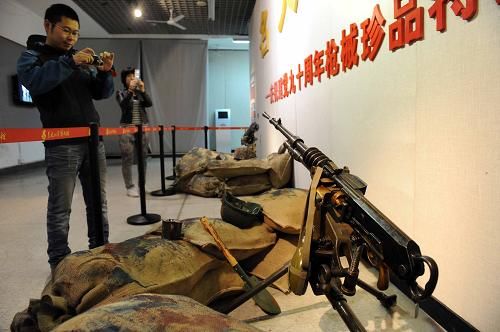 90-летие КПК: Выставка стрелкового оружия в провинции Хэйлунцзян 