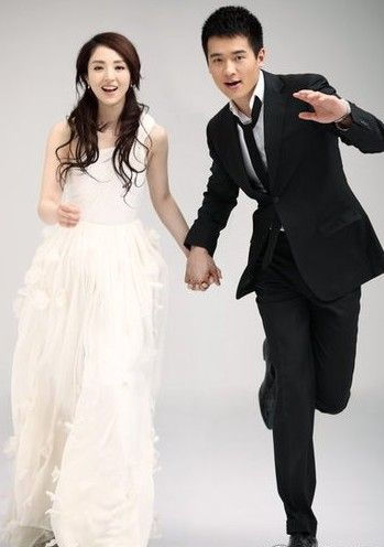 Звездные супруги Гао Юньсян и Дун Сюнь в свадебных снимках