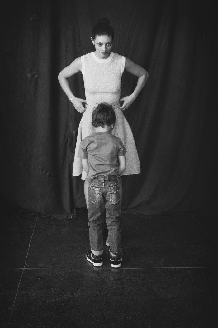 Черно-белые фотографии супермоделей с детьми 