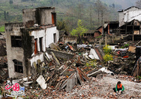 Третья годовщина мощного землетрясения в Вэньчуане: Разрушение родной земли 5