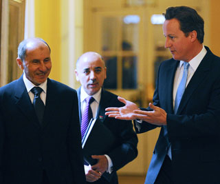 Великобритания пригласила ливийскую оппозицию открыть представительство в Лондоне