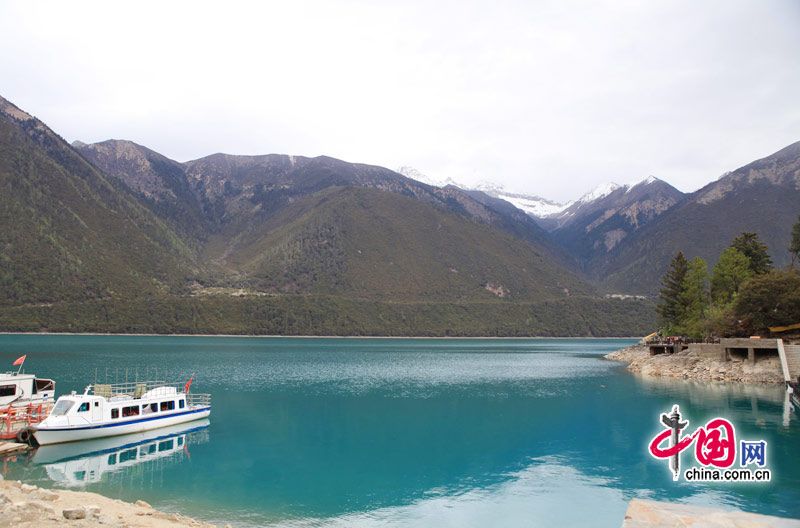Красота озера Басунцо в Тибете 