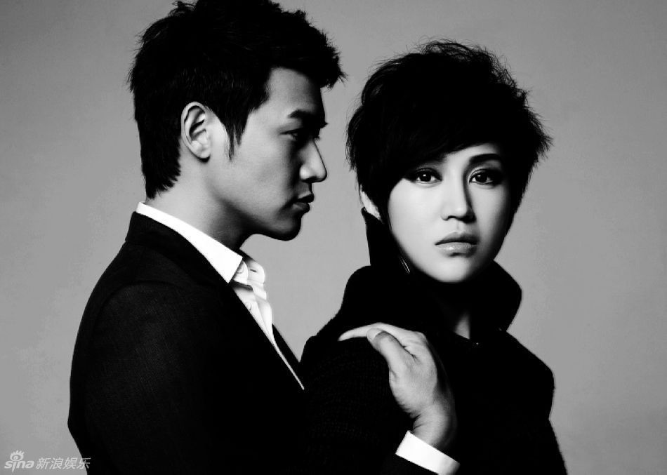 Звезды-супруги Лу И и Бао Лэй в черно-белых снимках