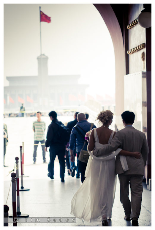 Русская свадьба в центре Пекина собрала толпу