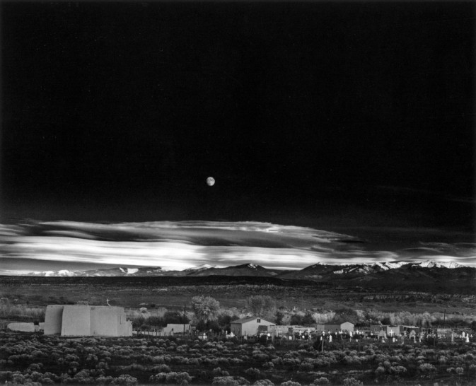 《Moonrise, Hernandez, New Mexico 》(1948)，Ансэл Адамс, аукцион Sotheby&apos;s, 2006 год, 609,6 тысяч долларов