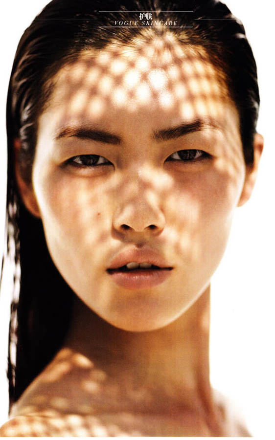 Китайская супермодель Лю Вэнь на обложке «Vogue» 