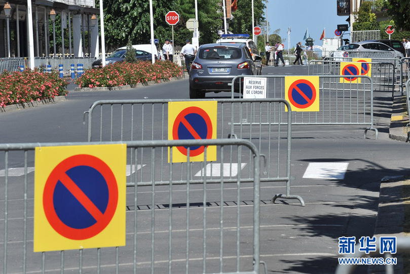 Франция выделила около 12 тыс человек для усиления безопасности на саммите 'большой восьмерки'