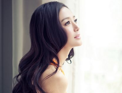 Миловидная актриса Цинь Лань