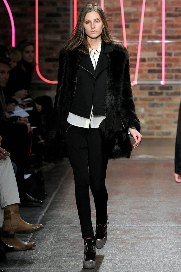 Женская одежда от «DKNY» на осень 2011 г. и зиму 2012 г.