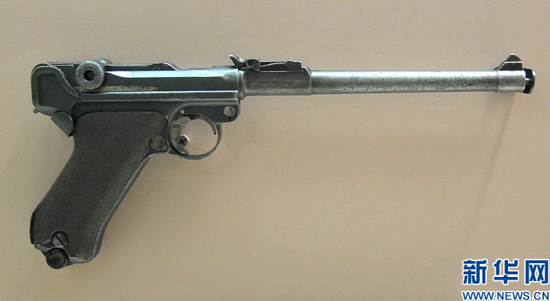 Иностранные пистолеты в китайском музее 