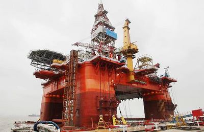(Энергетика) Судно, с которого Китай самостоятельно добывает нефть и газ на большой глубине, на днях было введено в эксплуатацию1