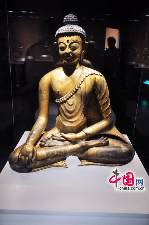 Изысканные статуи Будды в Столичном музее Пекина