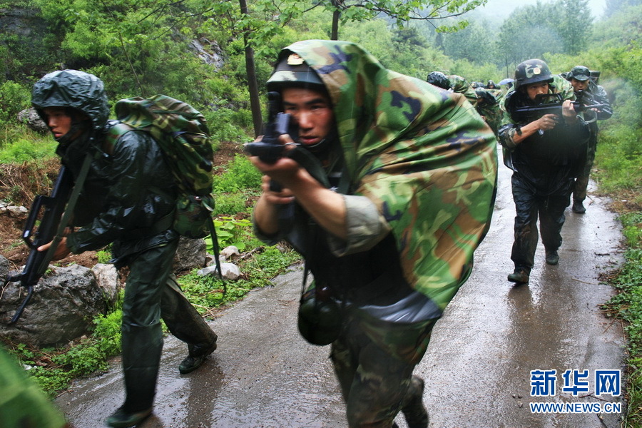 Жесткие тренировки полиции Хэнань 