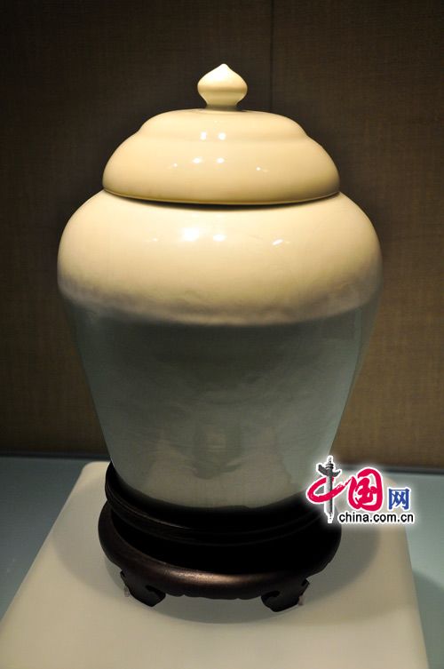 Прекрасные фарфоровые изделия в Столичном музее Пекина