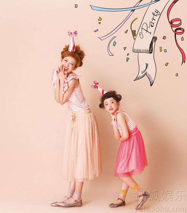 Симпатичная Чжан Цзыфэн в снимках, посвященных наступающему Международному дню защиты детей