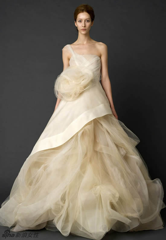 Новые летние коллекции свадебных платьев от «Vera Wang» 