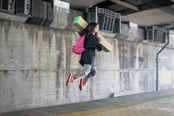Новые снимки японской девушки, любящей летать9