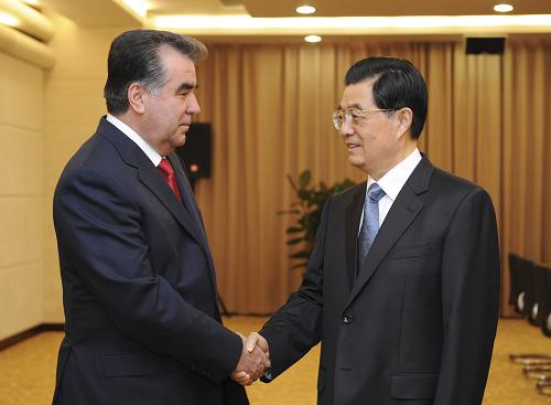 Ху Цзиньтао встретился с президентом Таджикистана Э. Рахмоном