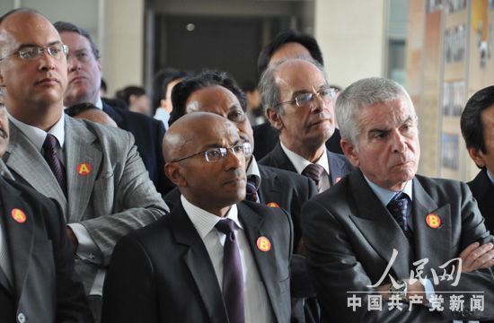 Более 50 иностранных дипломатов посетили Орготдел ЦК КПК