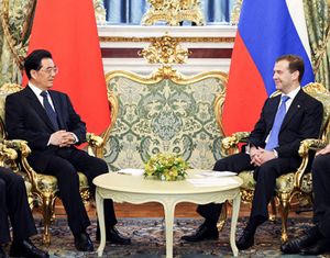 Ху Цзиньтао провел переговоры с президентом России Д. Медведевым