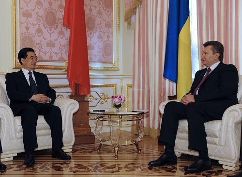 Председатель КНР Ху Цзиньтао провел переговоры с президентом Украины В. Януковичем