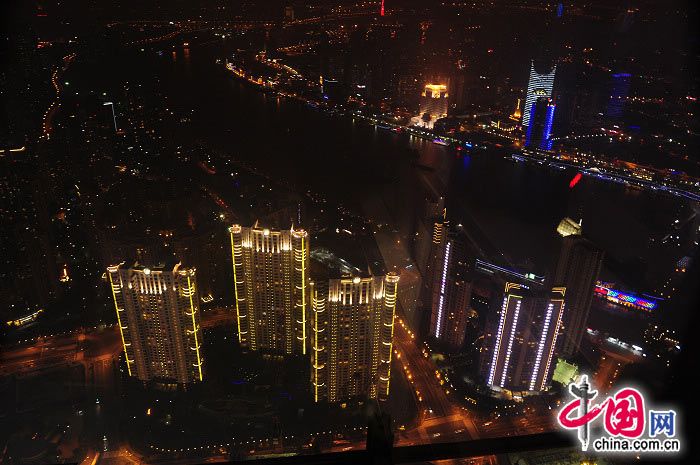 (90-летие КПК) Шанхай ночью накануне праздника