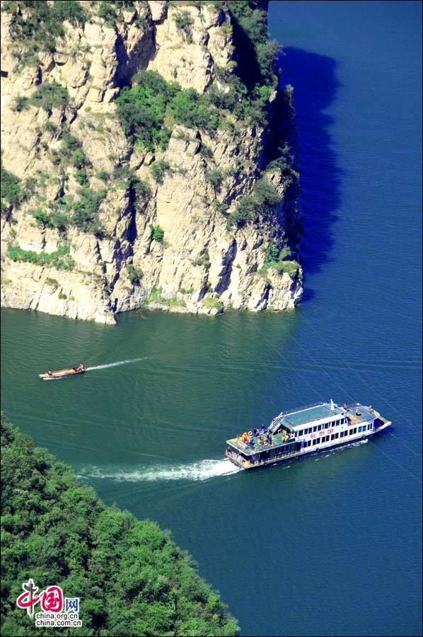 «Три ущелья» на реке Хуанхэ – великолепие Китая