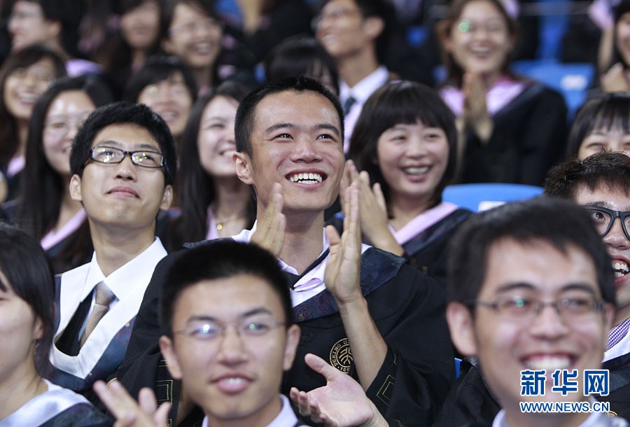 Церемония окончания учебы выпускников Пекинского университета 3