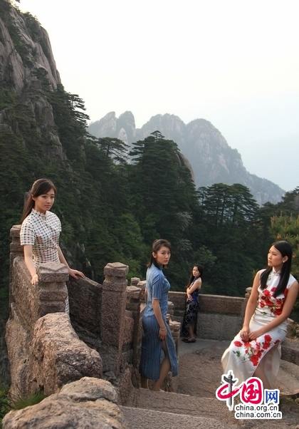Красавицы в чарующих горах Хуаншань